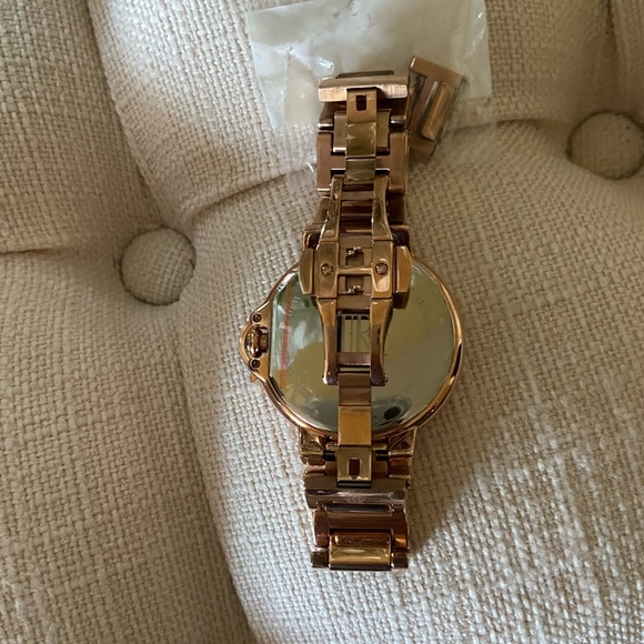 Rose gold quartz woman’s watch - Picture 3 of 5